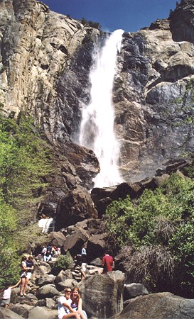Yosemite Park Bridalveil Fall.jpg