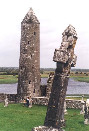 Clonmacnoise04.jpg