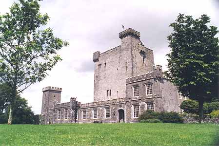Knappogue Castle.jpg