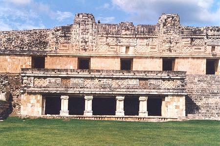 Uxmal09.jpg