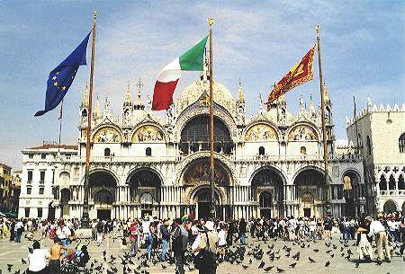 venedig12 mit Flagge Italien.jpg